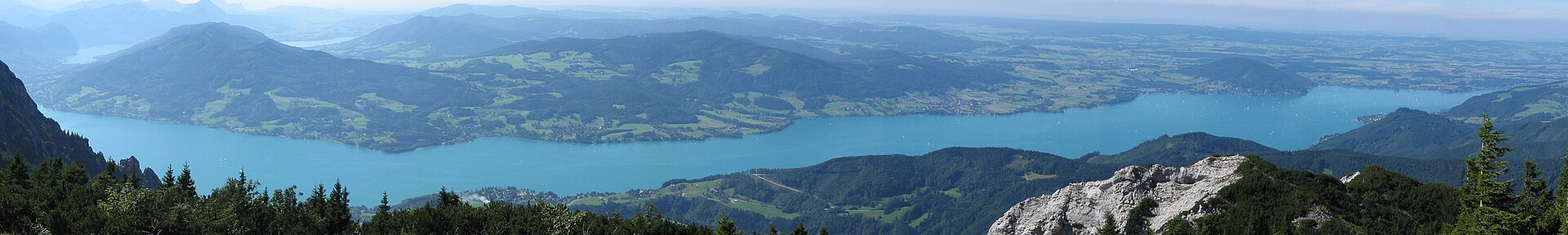 Polizei bestätigt Absturz eines Kleinflugzeugs in den Attersee