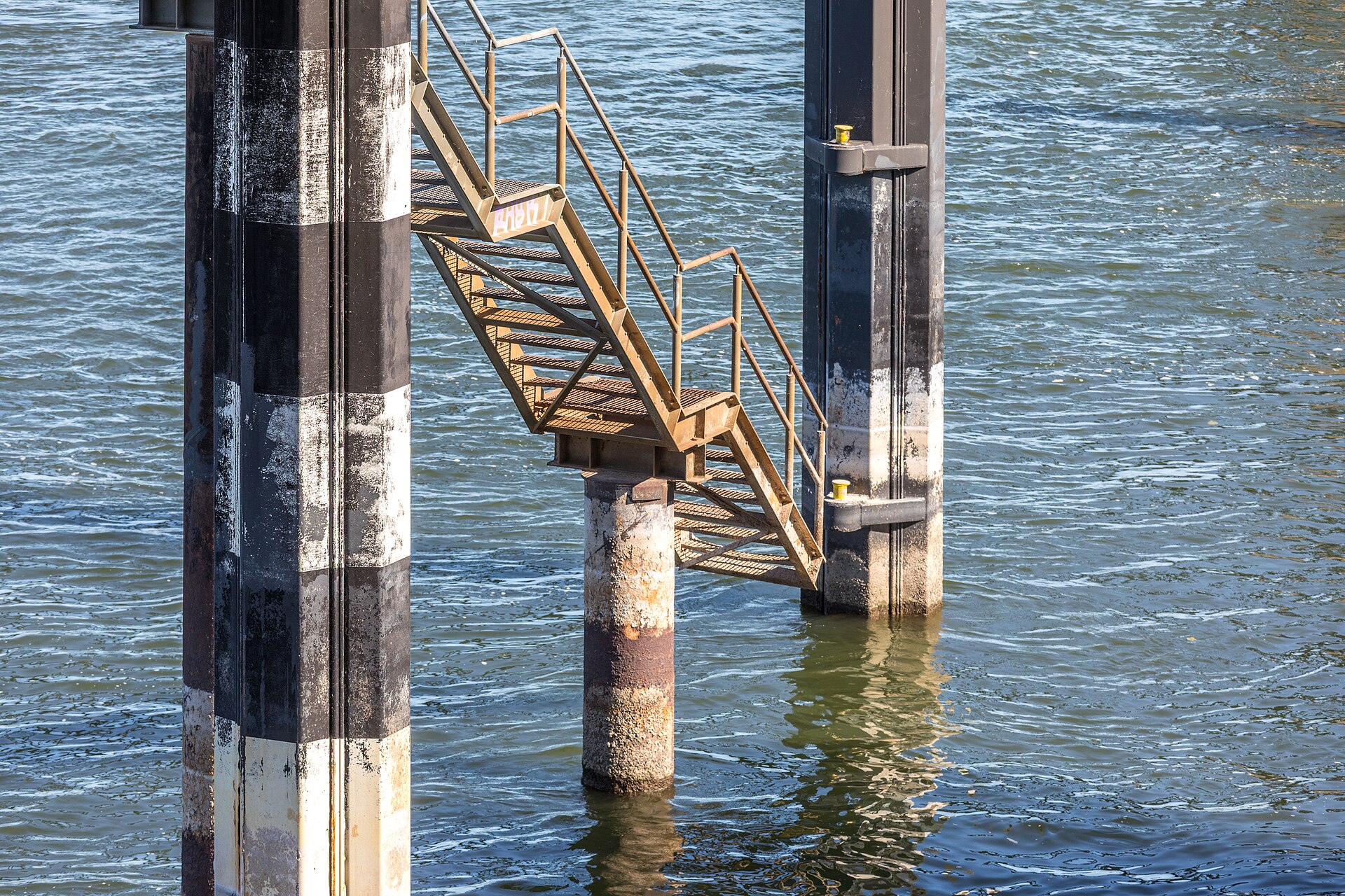 Der Rhein steigt wieder. Das Logistikrisiko bleibt.
